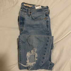 Levi’s Wedgie Straight. Size 26